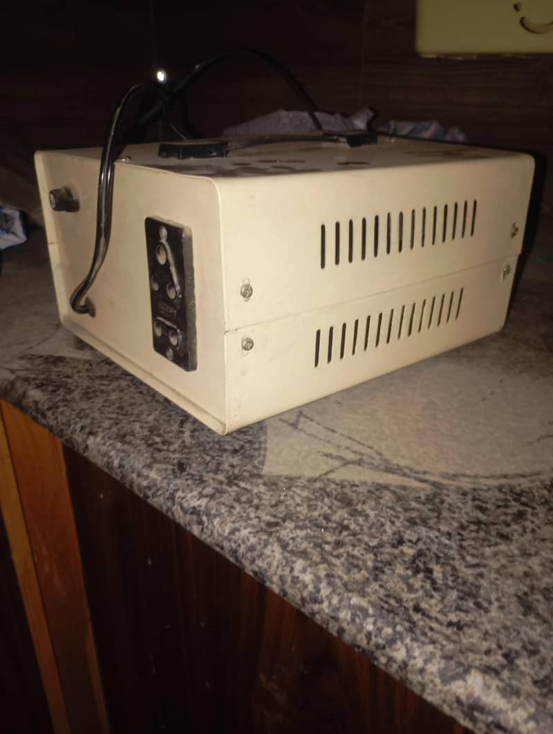 (Compressor) Super power Automatic voltage stabilizer 3500 walts 2