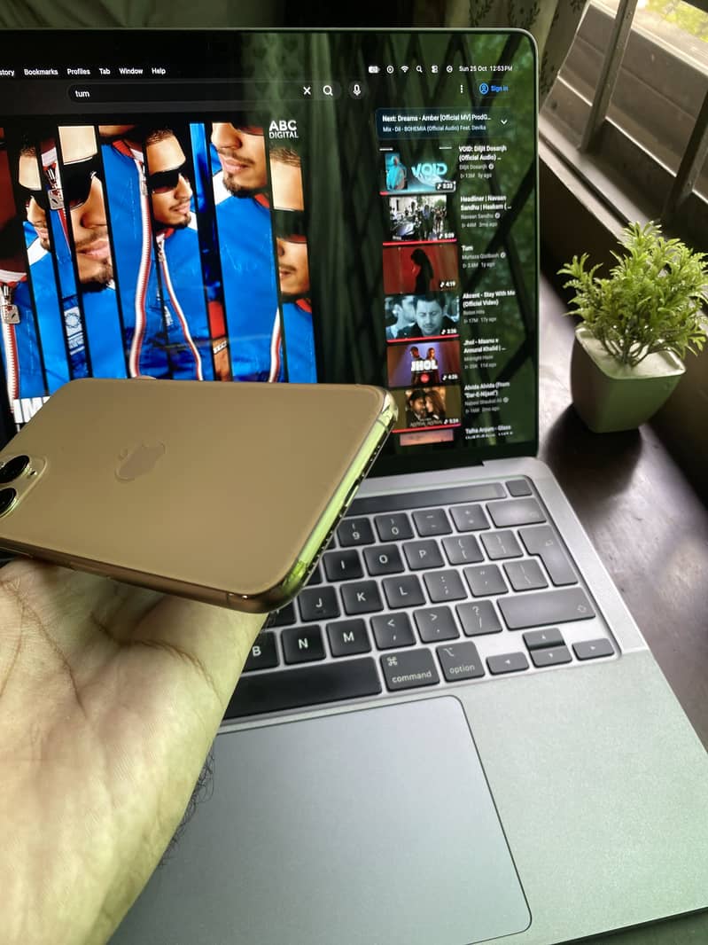 Apple iPhone 11 Pro 1