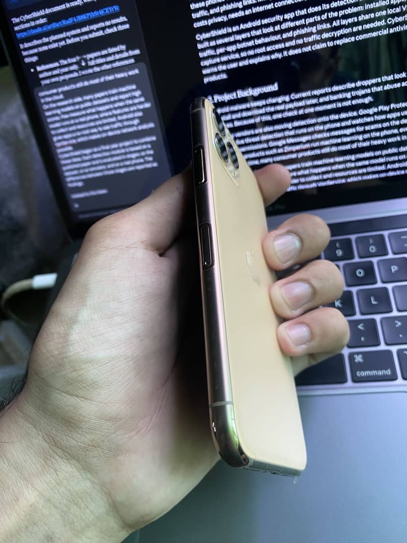 Apple iPhone 11 Pro 7
