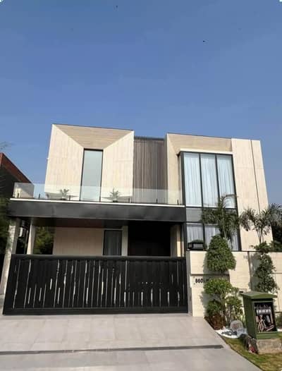 10 MARLA ELEGANT AND FULLY MAINTAINED BUNGALOW IS AVAILABLE IN THE BEST BLOCK OF DHA LAHORE.