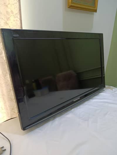 Panasonic Viera Original 32" LCD with Android TV Box