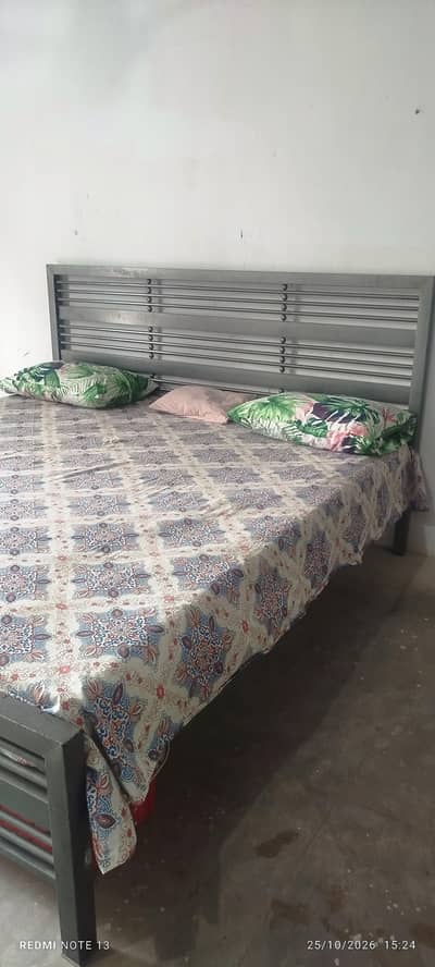 bed and and almari for sale