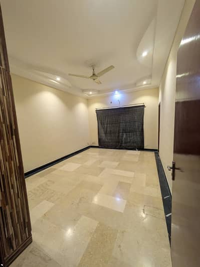 1 Kanal Upper Portion for Rent in DHA Phase 5, Lahore