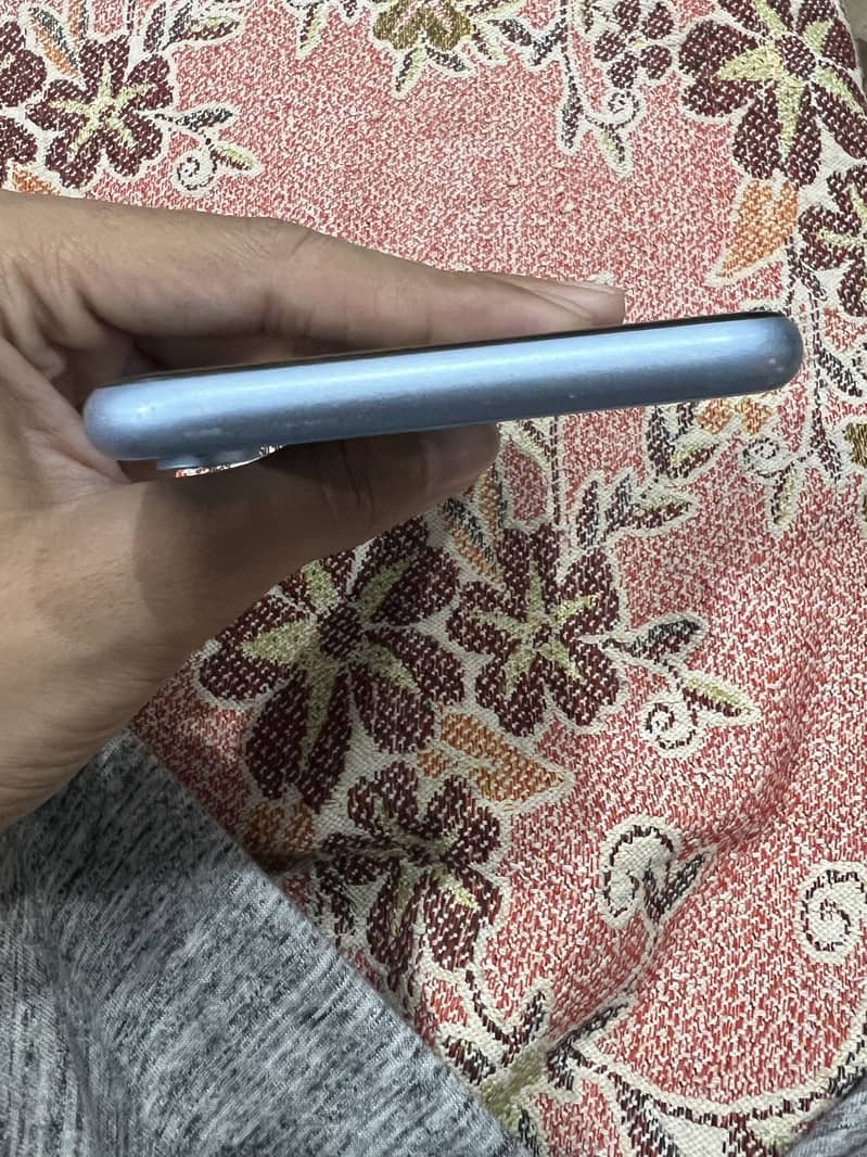 Apple iPhone XR 3