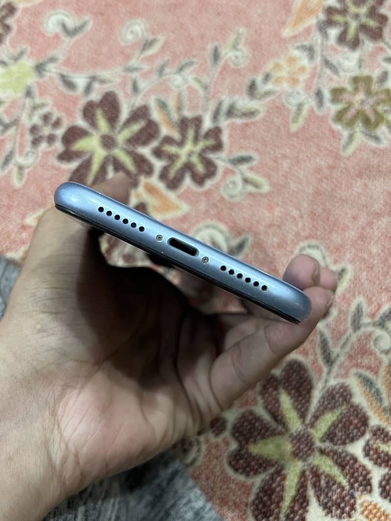 Apple iPhone XR 6