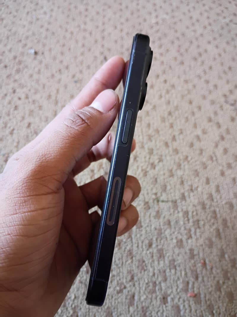 iphone 15 pro 4