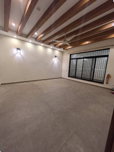 1 Kanal Lower Portion Available For Rent | Location: DHA Phase 8, Ex Air Avenue