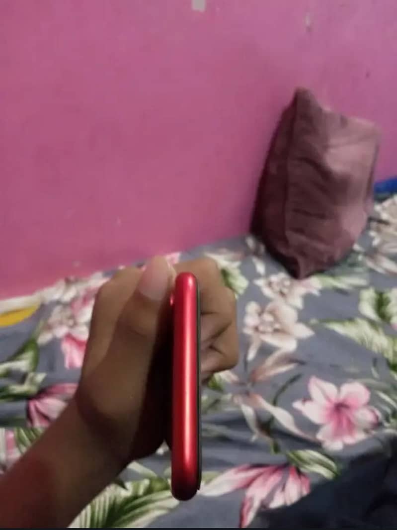 Apple iPhone XR 4