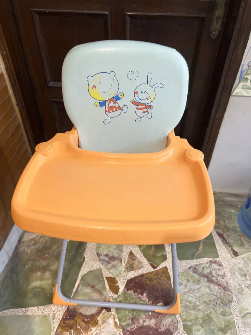 High chair 0