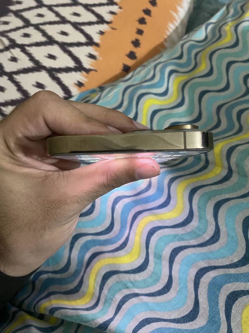 Apple iPhone 14 Pro Max 2