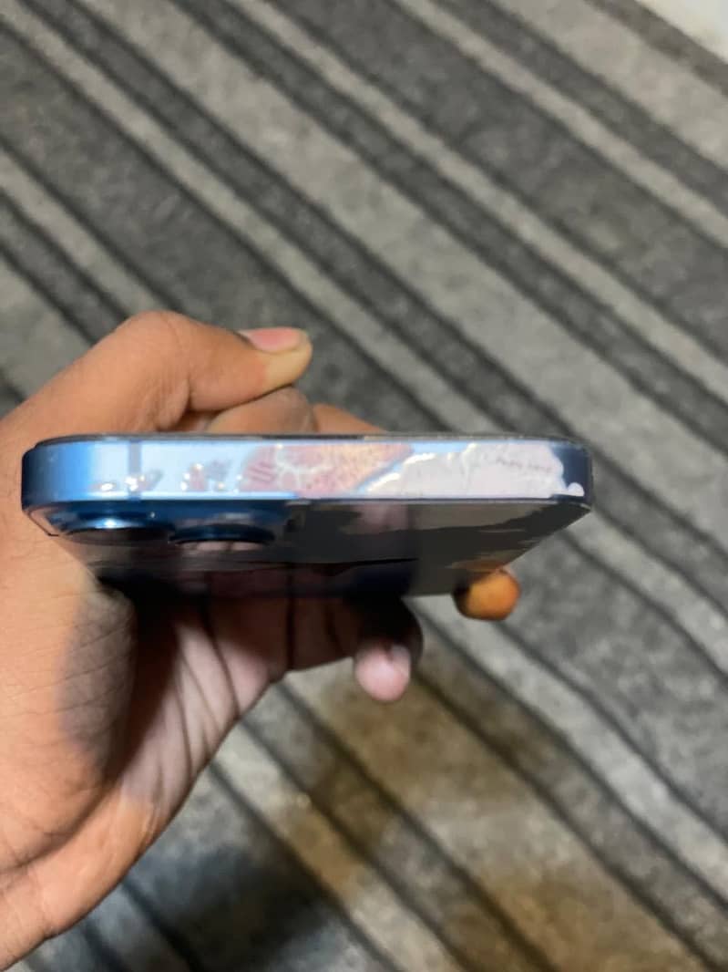 Apple iPhone 13 1