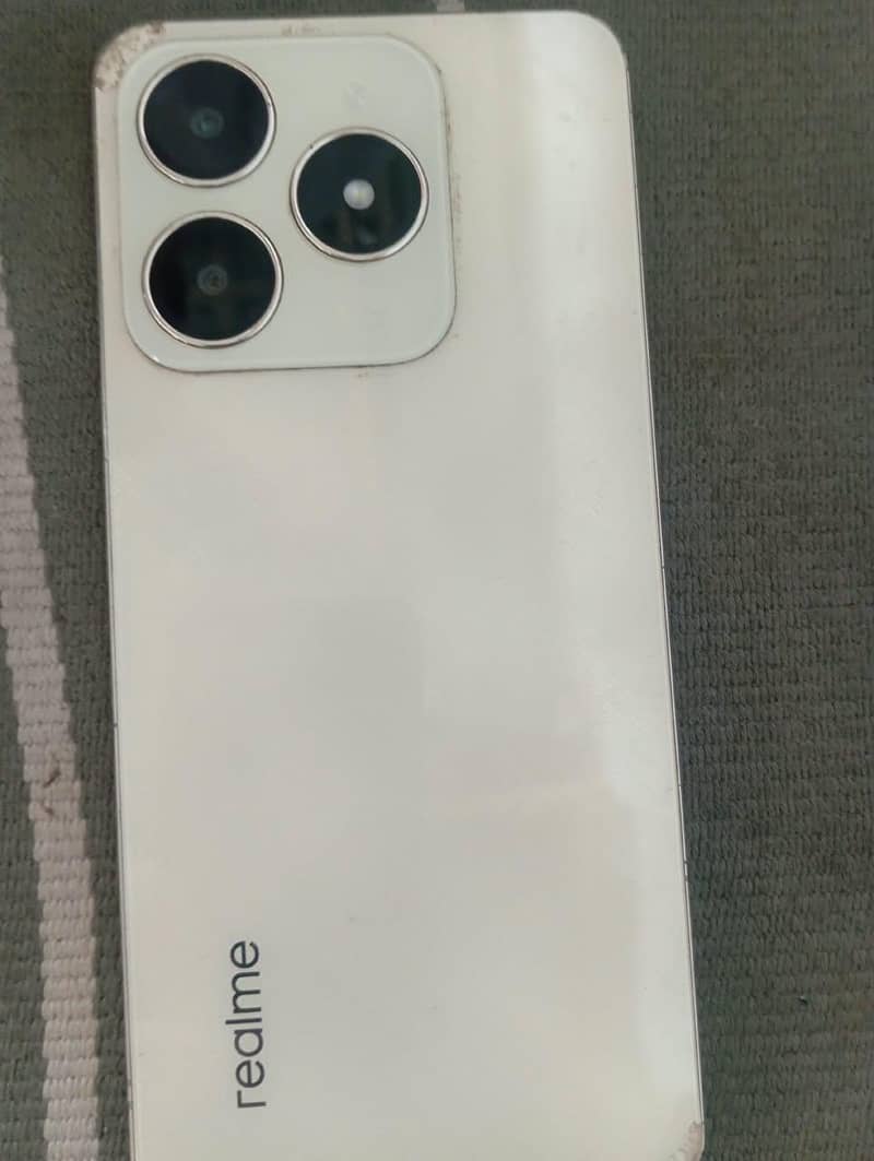 Realme C61 1