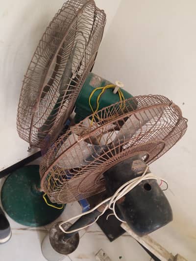 used 2 Fan kafi time say pare hoe hn lekin start nhn hn