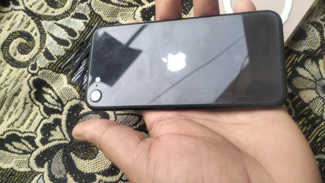 Apple iPhone SE 3