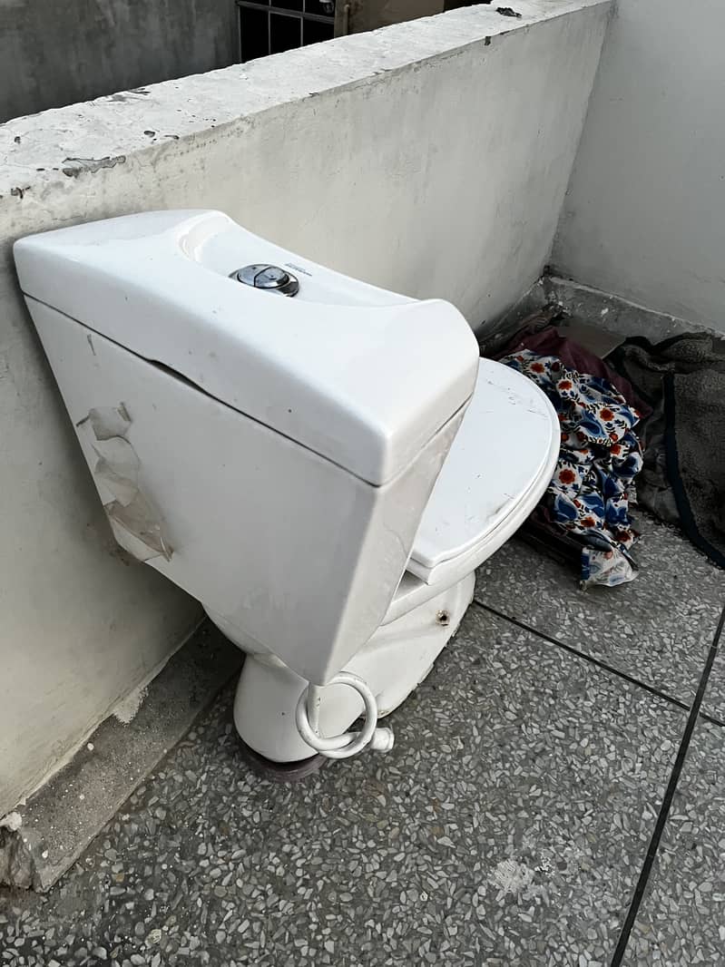 Marachi Commode New 3