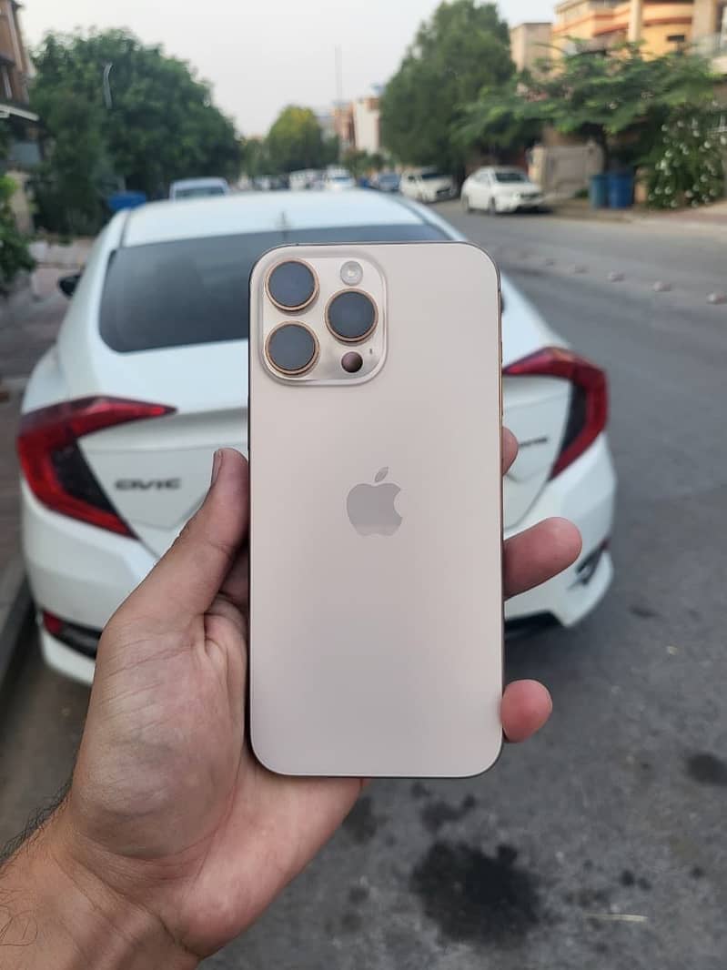 Apple iPhone 16 Pro Max 5