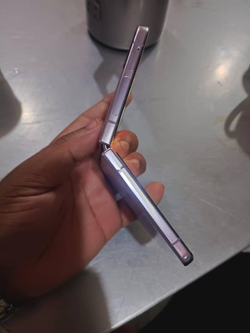 Samsung z flip 4 official approved 1