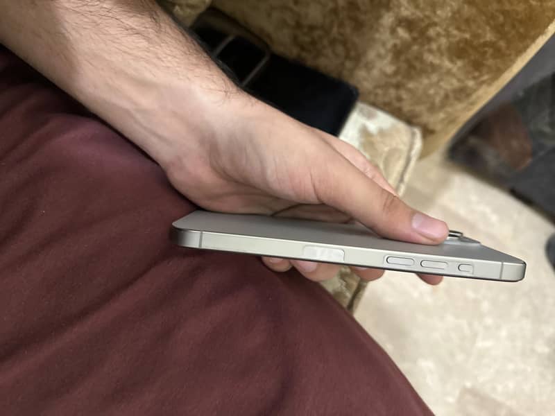 Apple iPhone 15 Pro Max 3