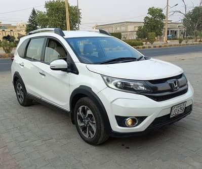 Honda brv Available for rent