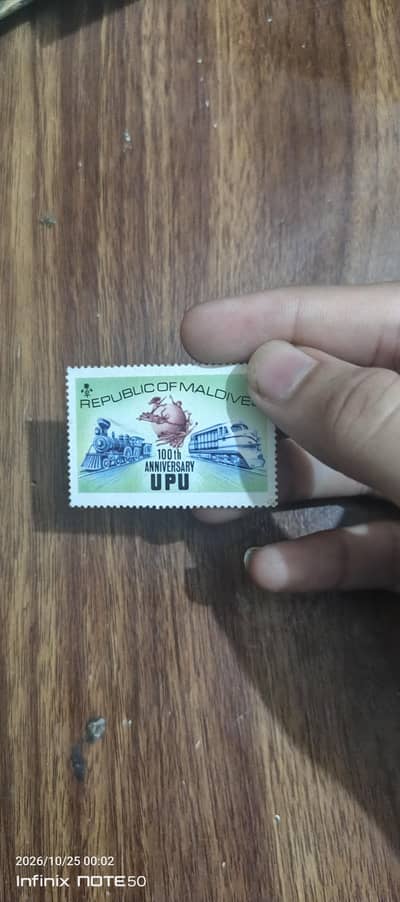 old stamp collection 100+stamps lot  sale- Pakistan, Saudi, UAE etc