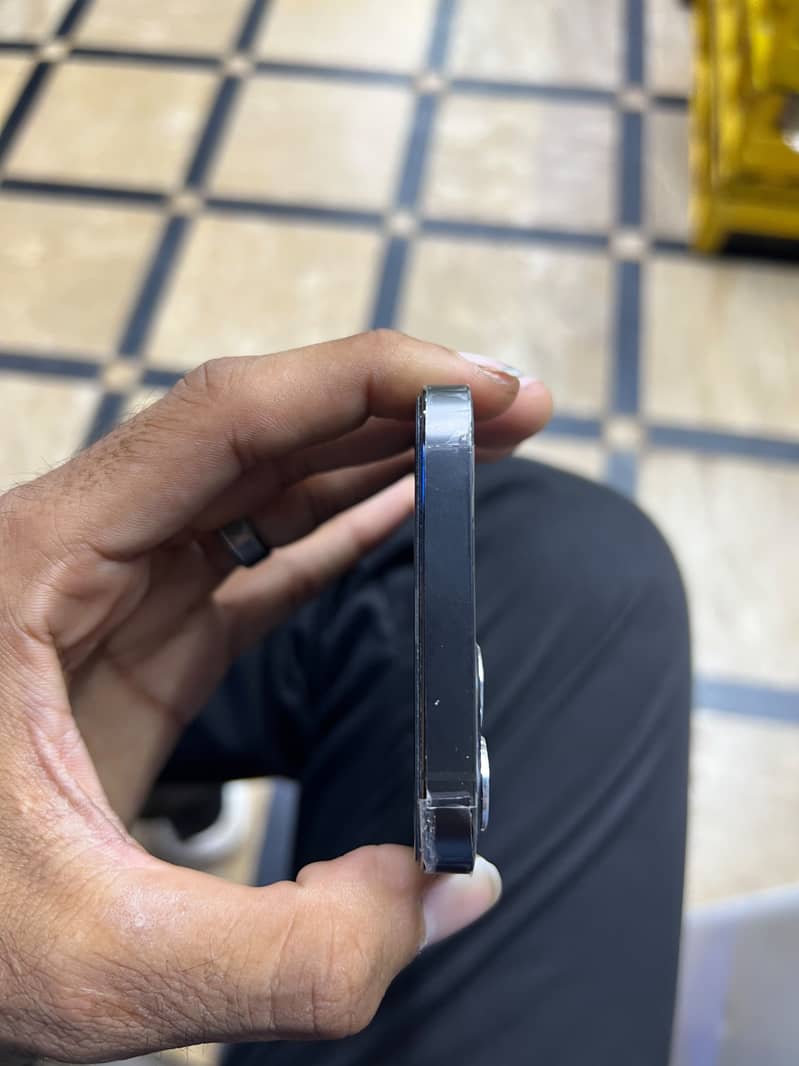 Apple iPhone 12 Pro 2