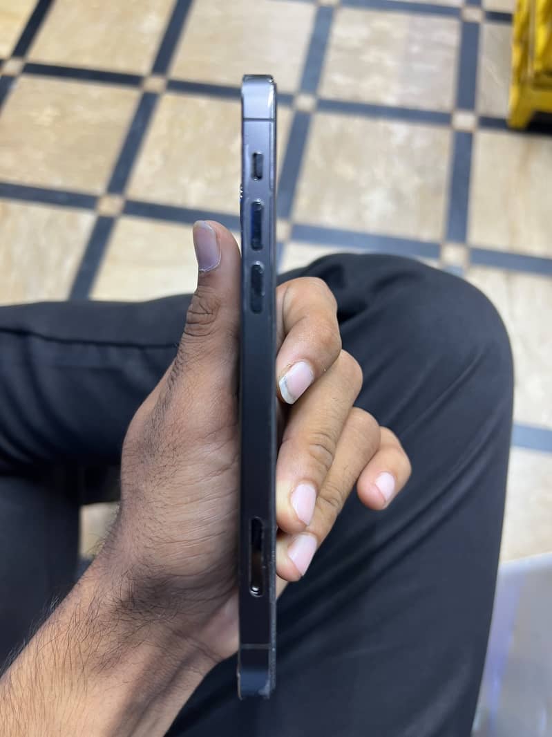 Apple iPhone 12 Pro 3