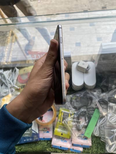 Apple iPhone 6S