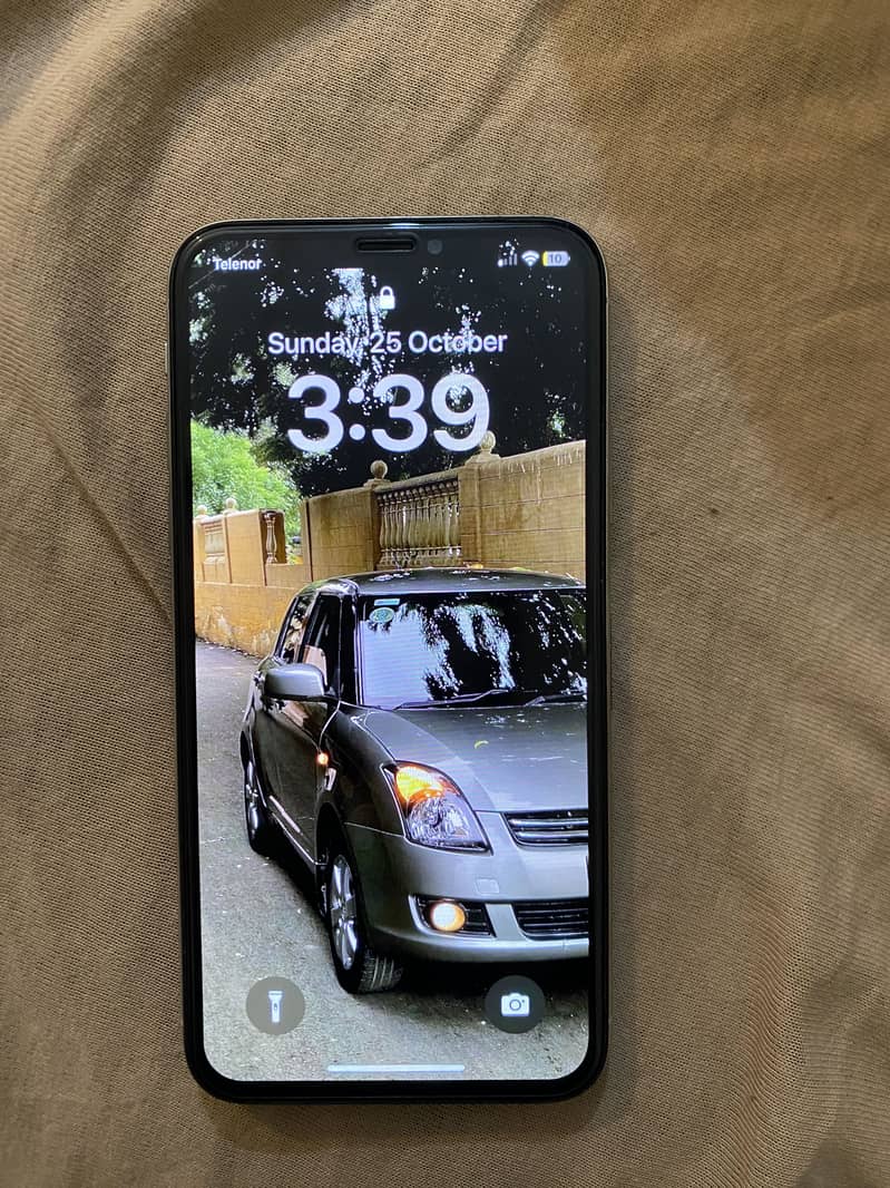 Apple iPhone X 3