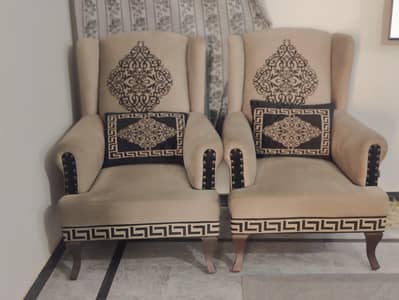 2 sofa chairs