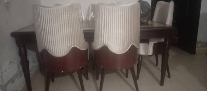 luxury dinning table with 6 chairs