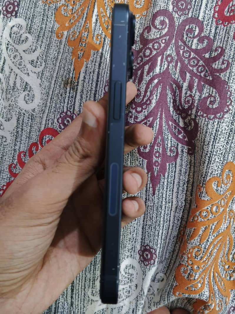 Apple iPhone 14 4
