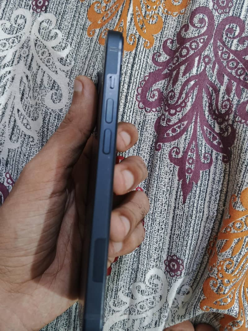 Apple iPhone 14 5