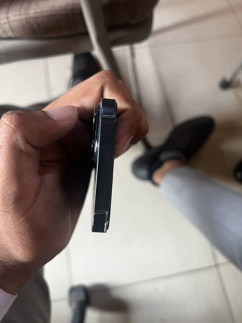 Apple iPhone 14 3