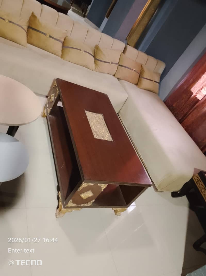 SOFA SET WITH TABLE 3