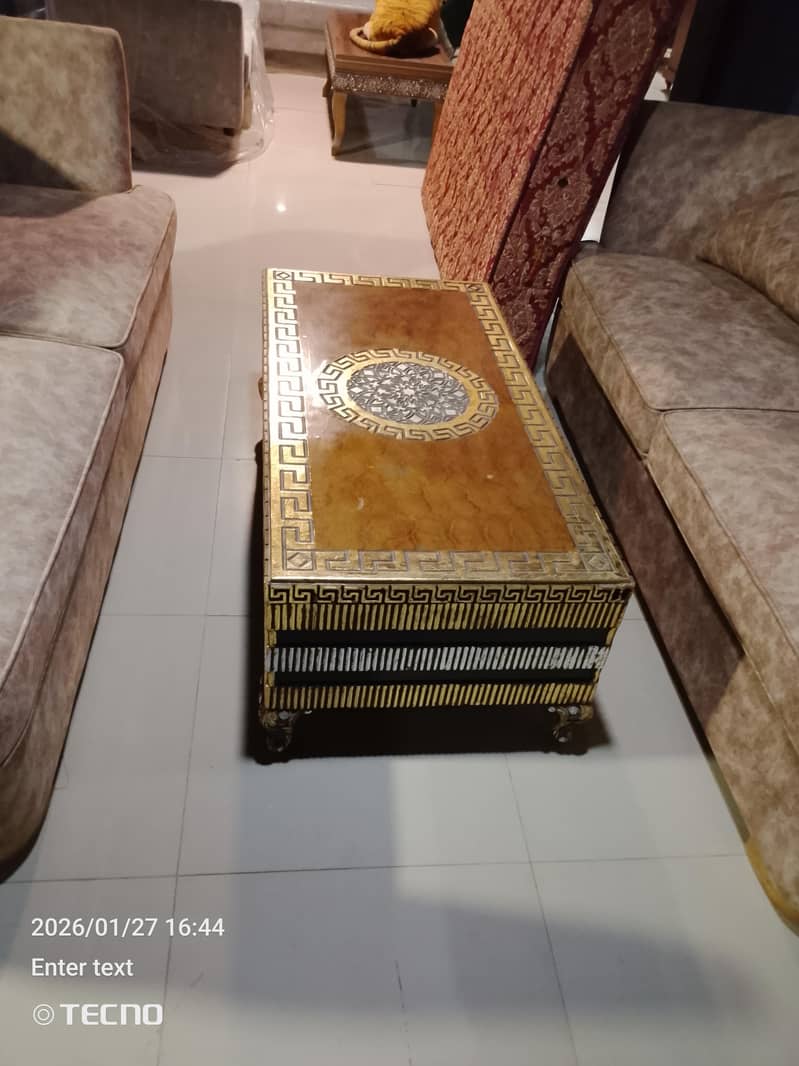 SOFA SET WITH TABLE 4