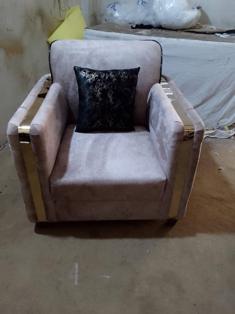 SOFA SET WITH TABLE 11