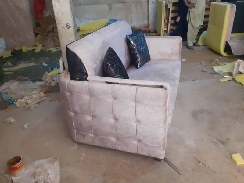 SOFA SET WITH TABLE 17