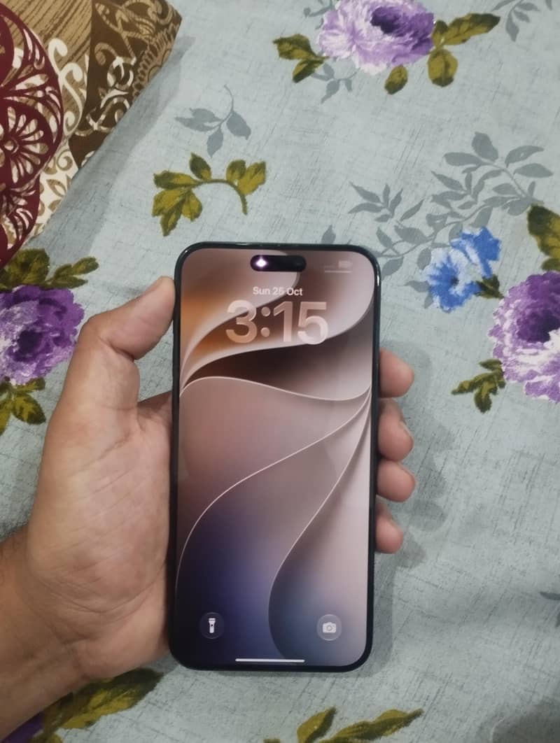 Apple iPhone 15 Pro Max 0