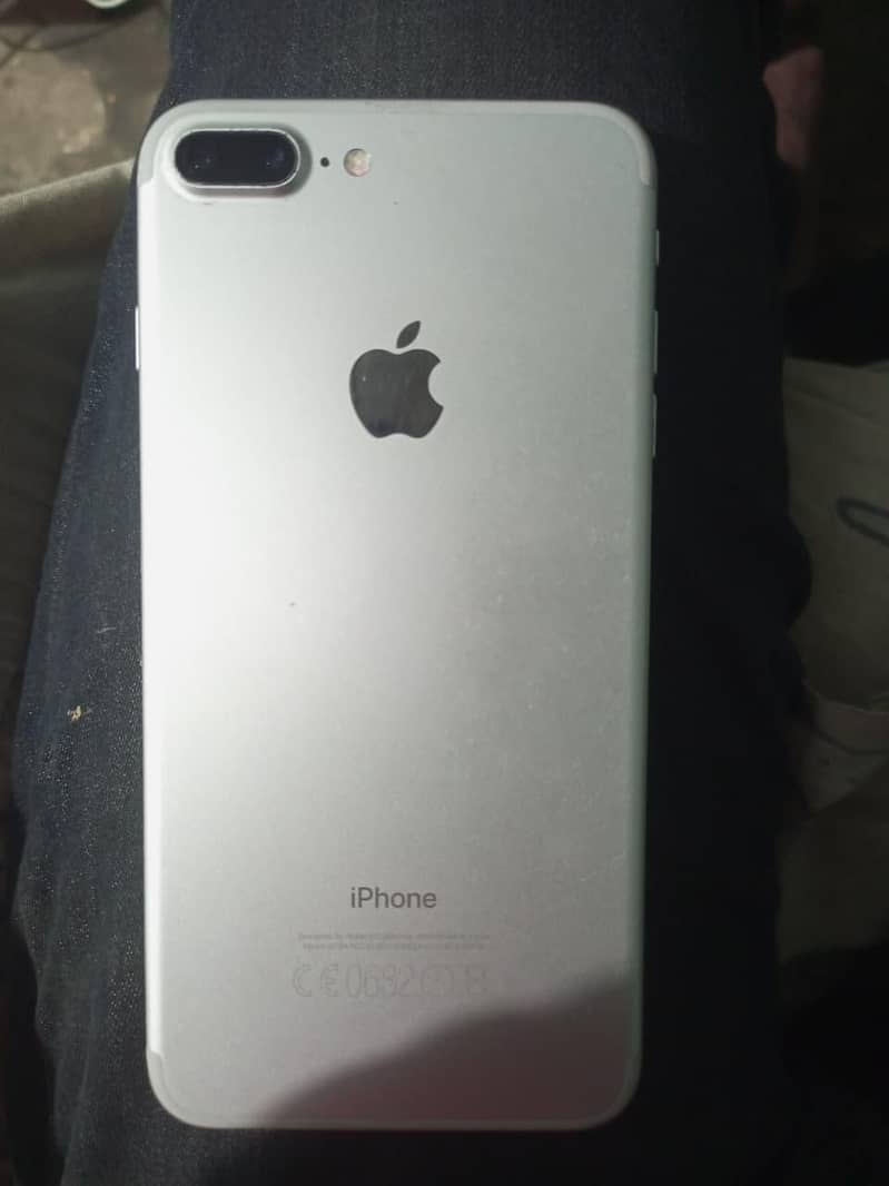 Apple iPhone 7 Plus 1