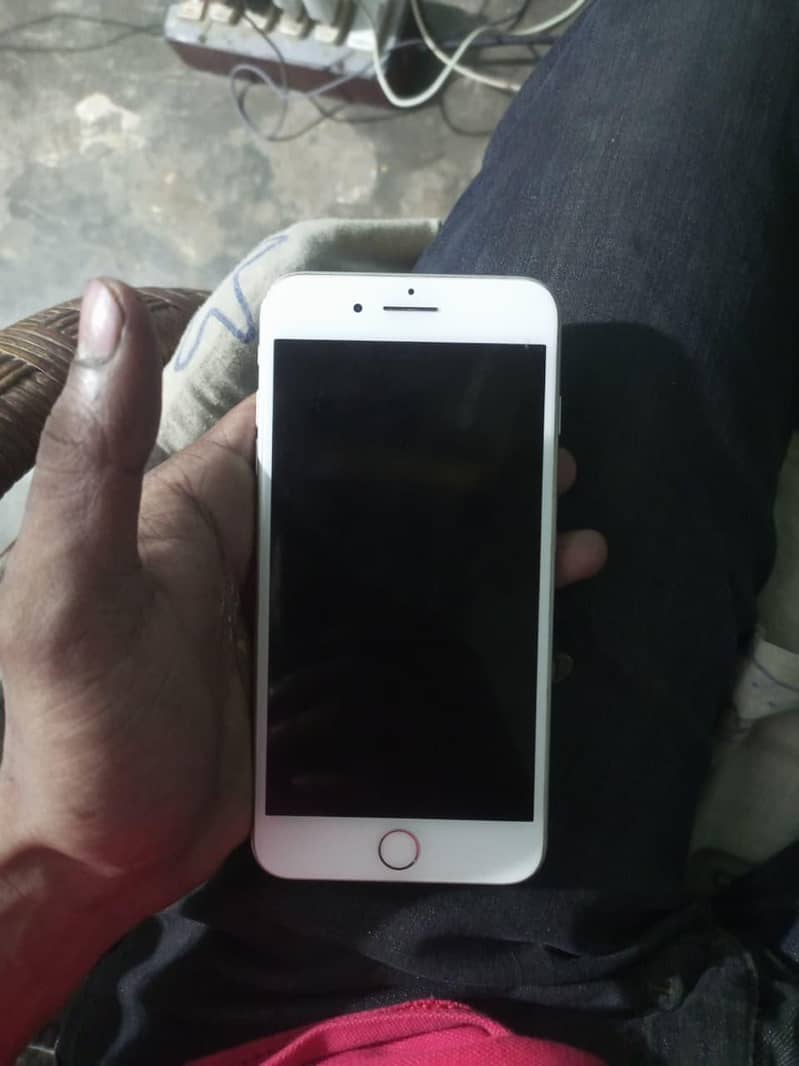 Apple iPhone 7 Plus 2