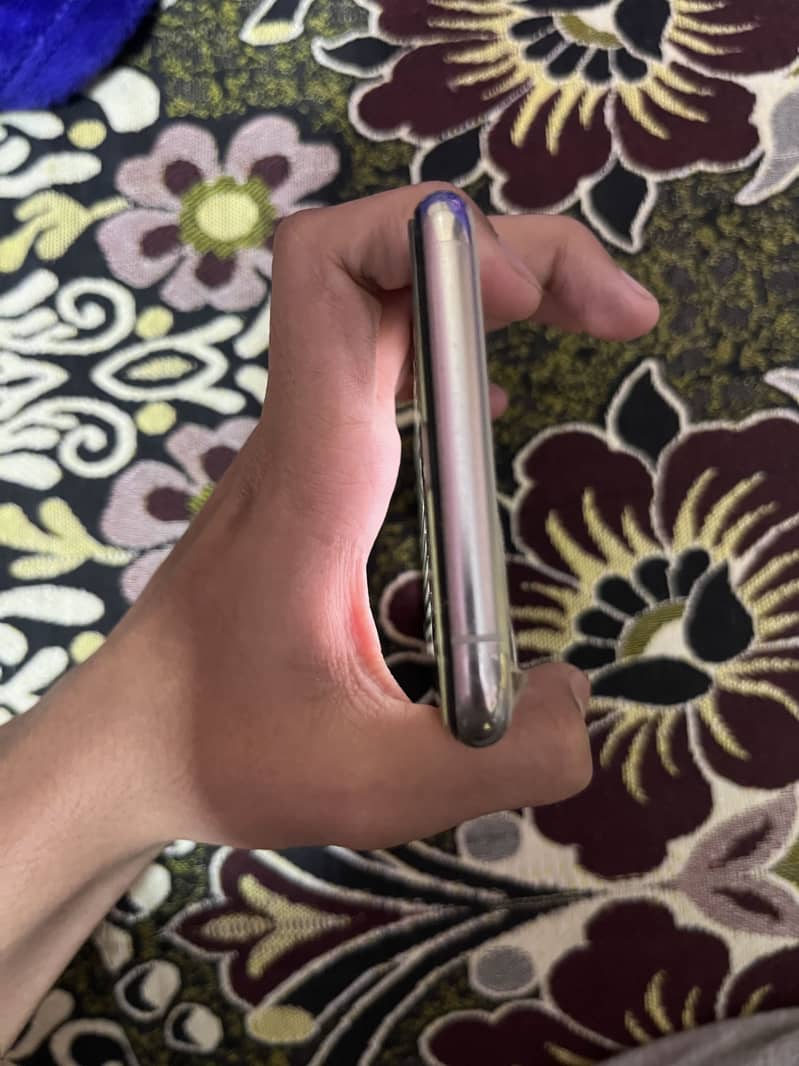 Apple iPhone 11 Pro Max 3