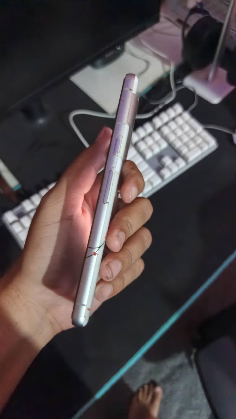 Google Pixel 7 4