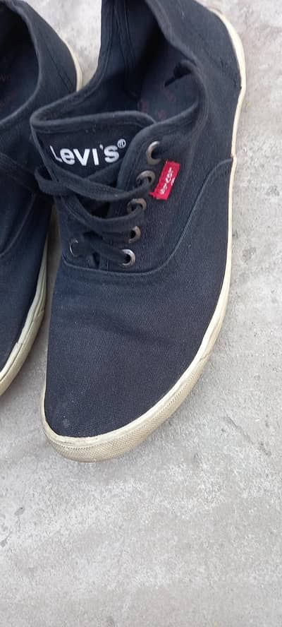levis sneakers