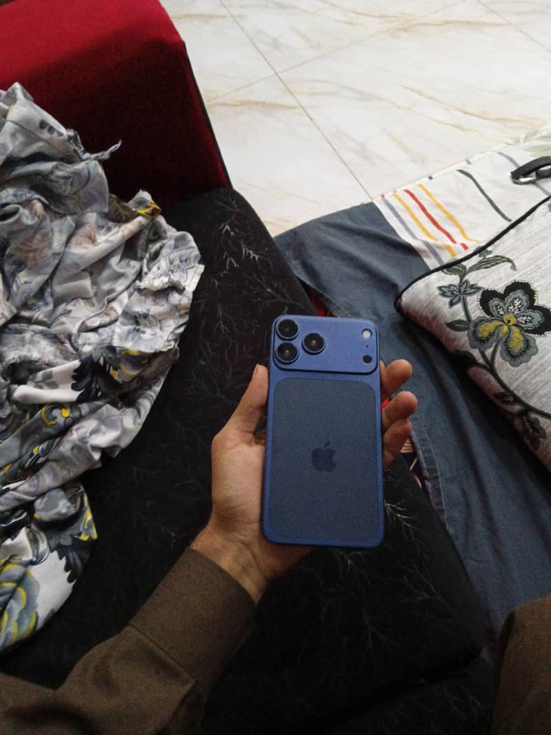 Apple iPhone XS Max 6