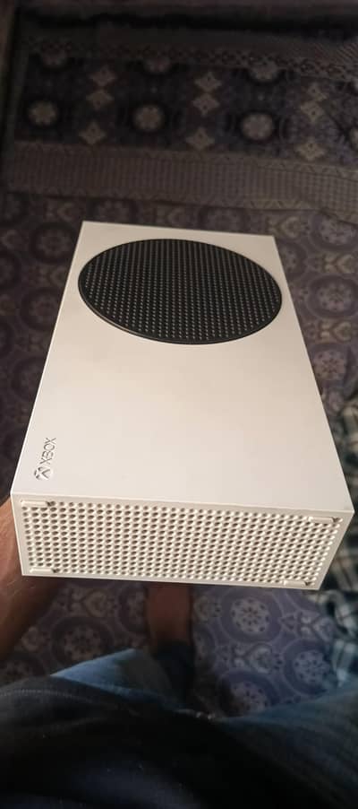 Xbox series s console good and nit and clean