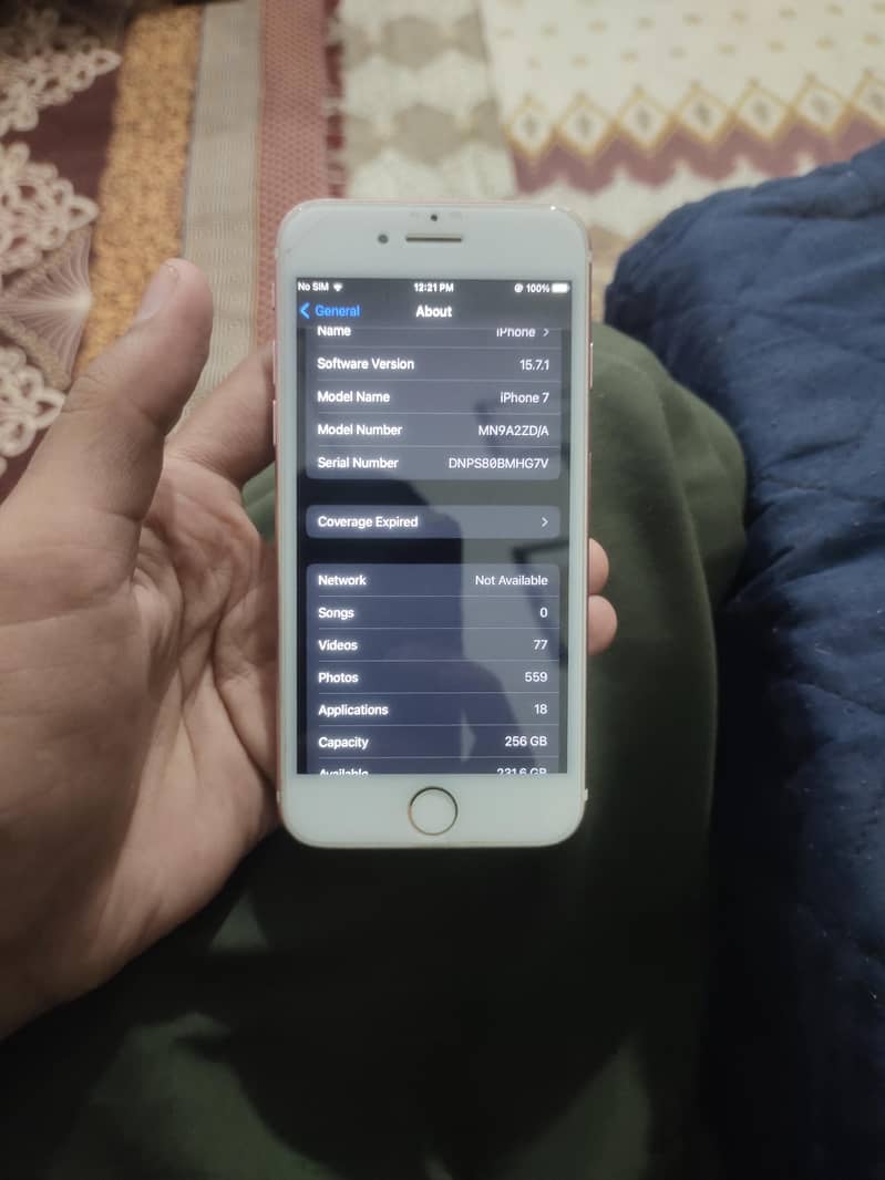 Apple iPhone 7 0