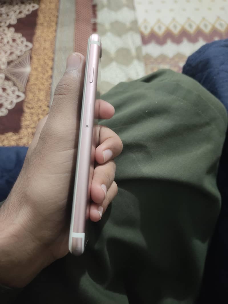 Apple iPhone 7 5