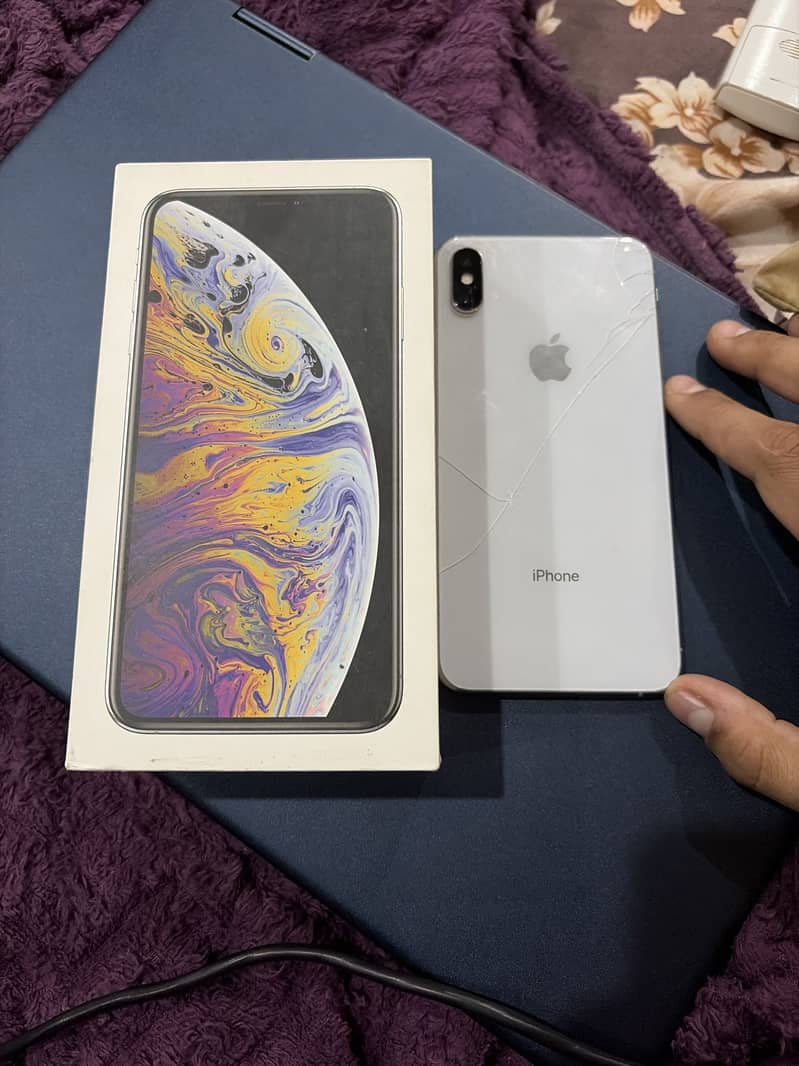 Apple iPhone XS Max 0