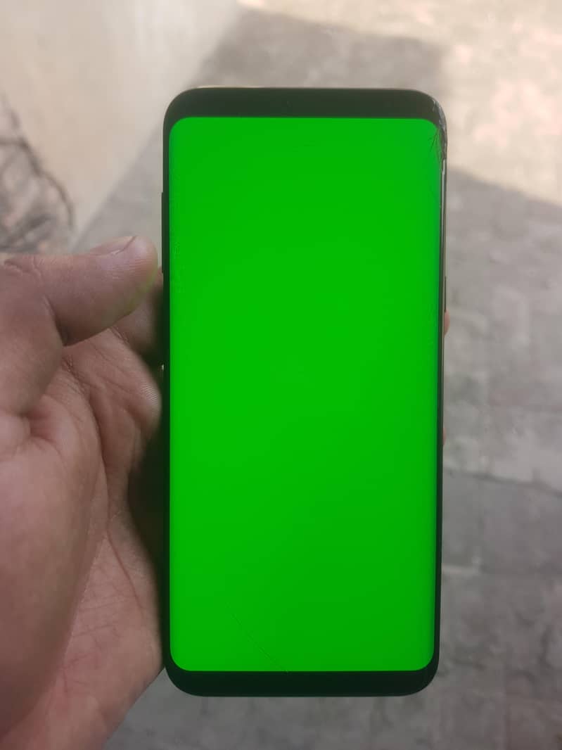 Samsung Mobile S8 Plus 4