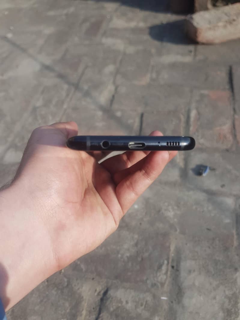 Samsung Mobile S8 Plus 9